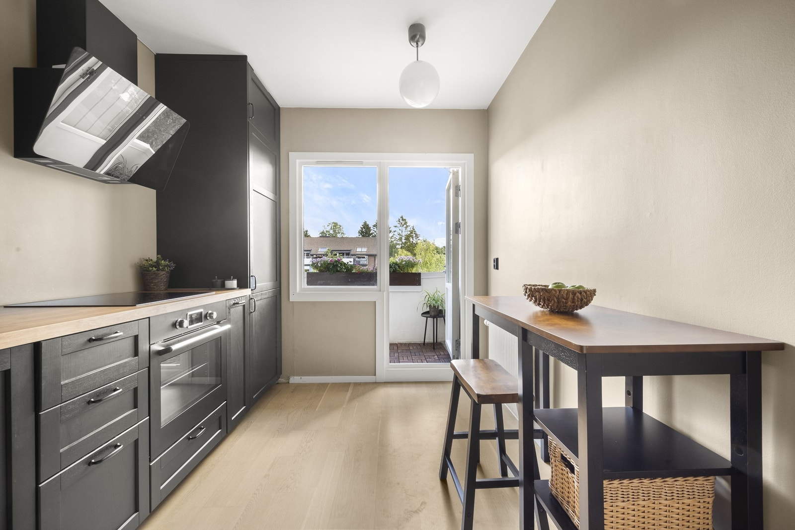 Her kan du sitte og nyte en bedre frokost. Galleribilde