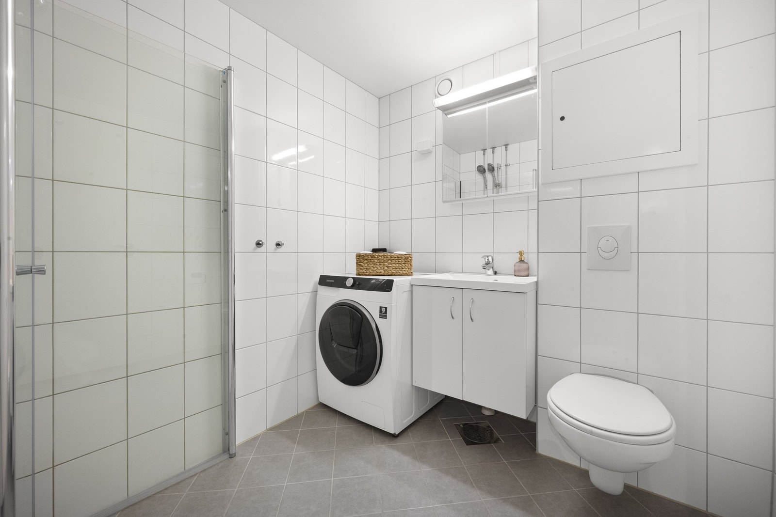 Flislagt bad pusset opp i regi av borettslaget i fra 2015. Galleribilde