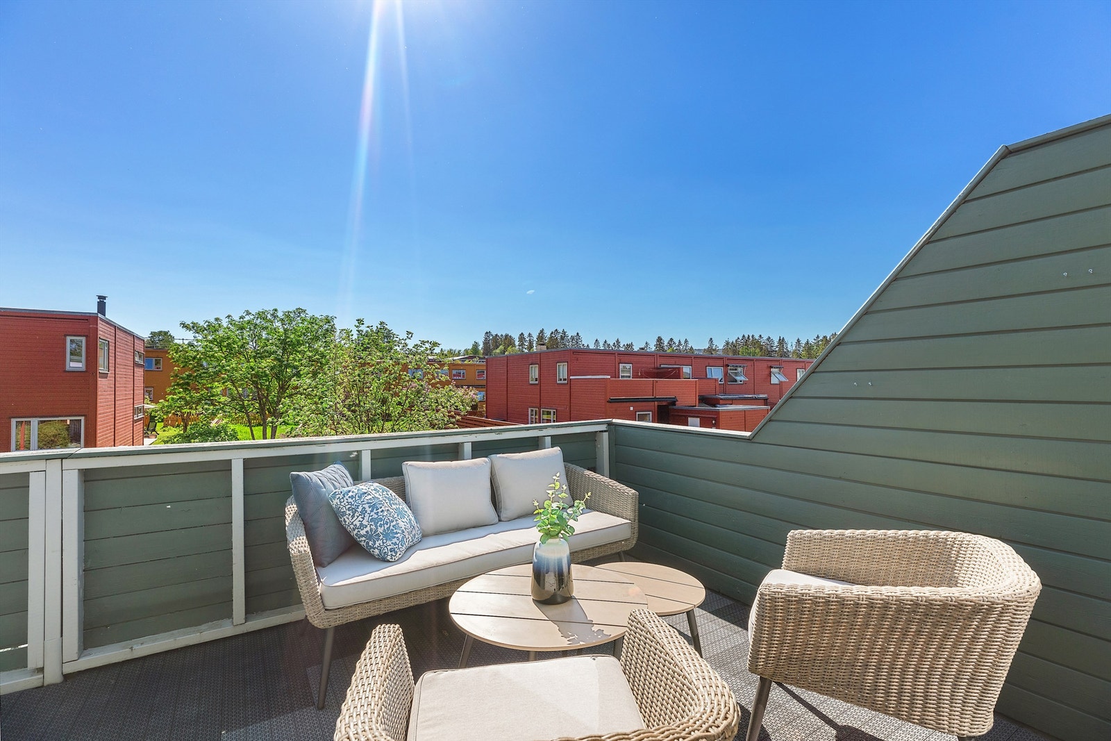 Solrikt og fint utsyn Galleribilde