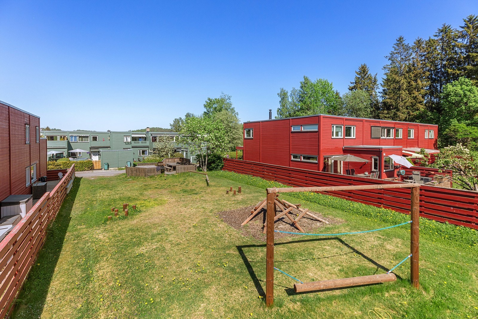 Fellesområde med lekeapparat for barna Galleribilde