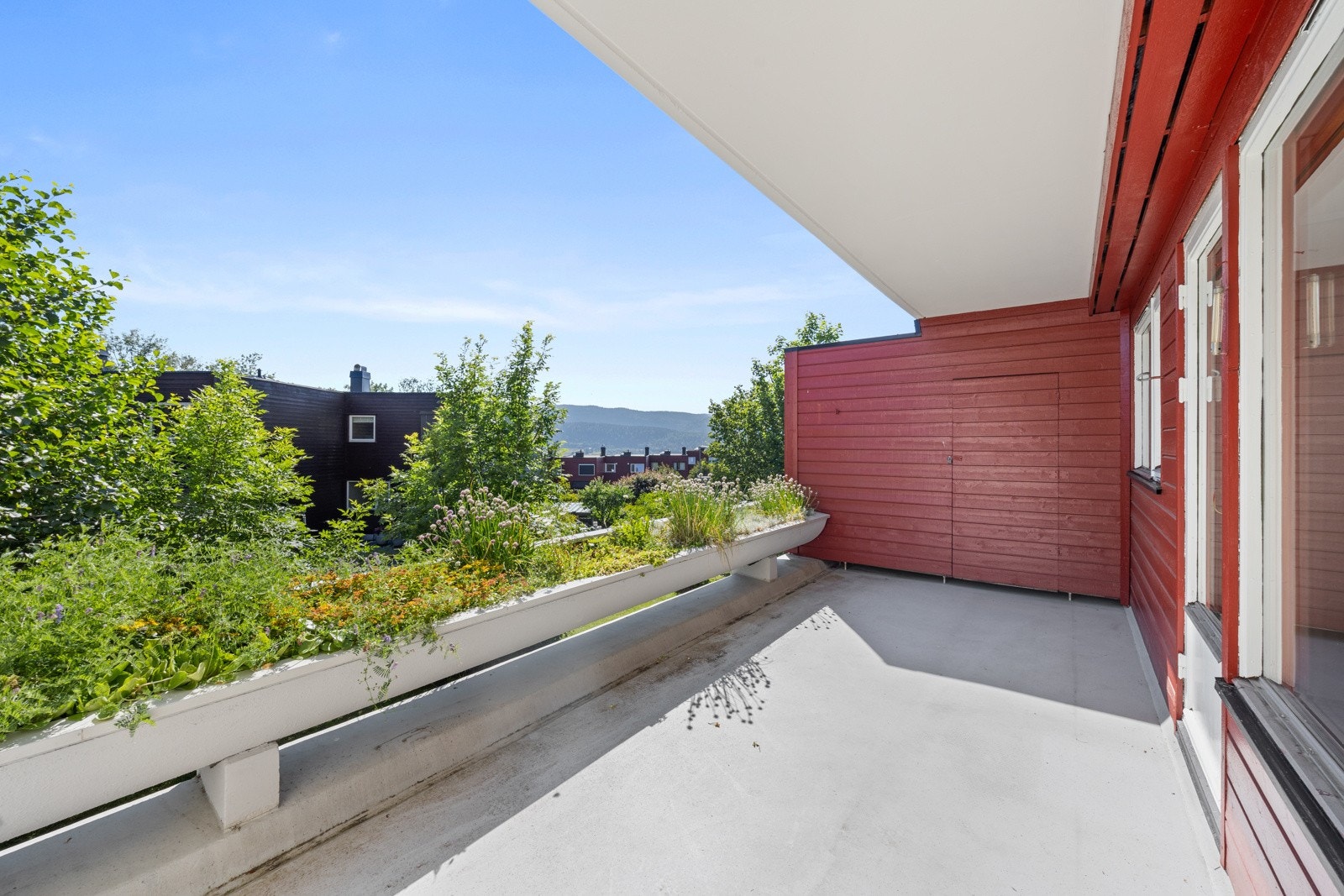 Det er en utendig bod på 3 kvm på balkongen Galleribilde