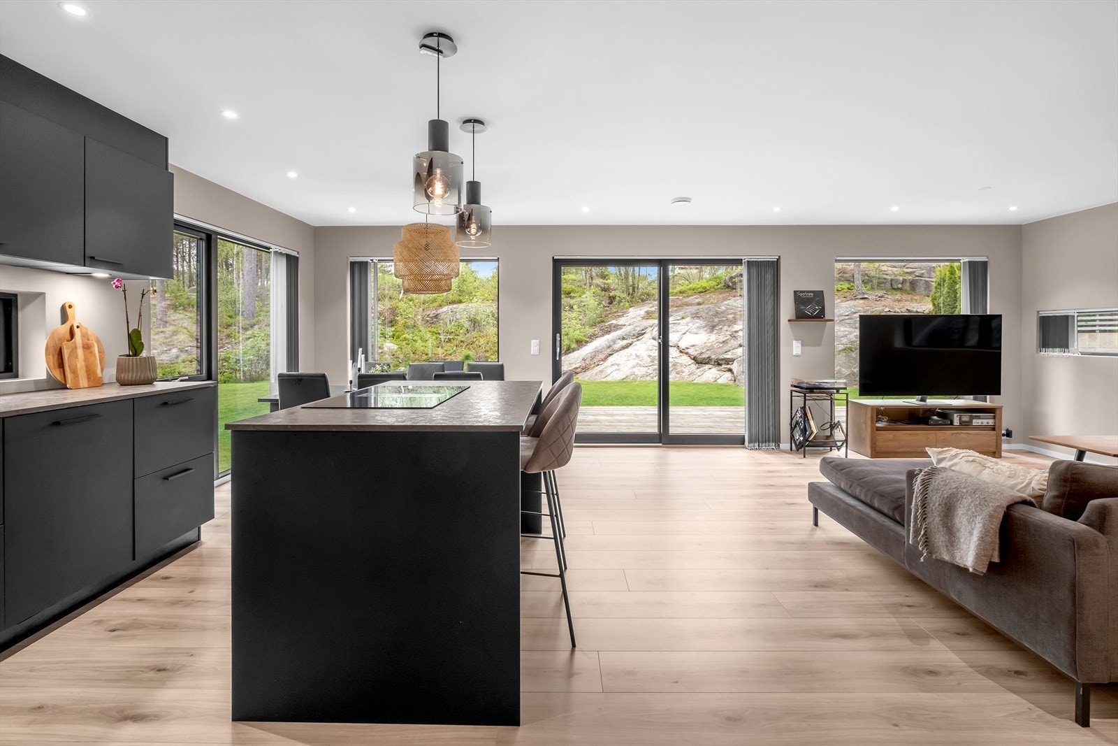 Velkommen til Midheilia 18A - presentert av Gaute K. Baardsen i EiendomsMegler1 Galleribilde