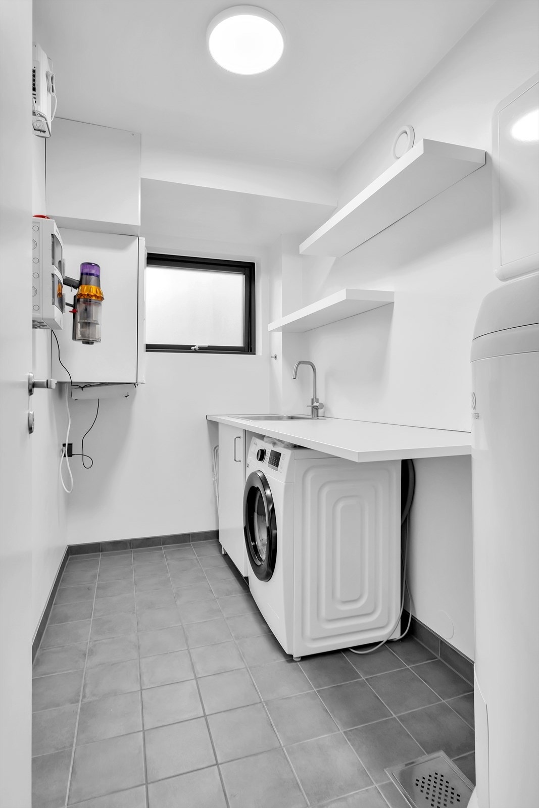 Vaskerom Galleribilde