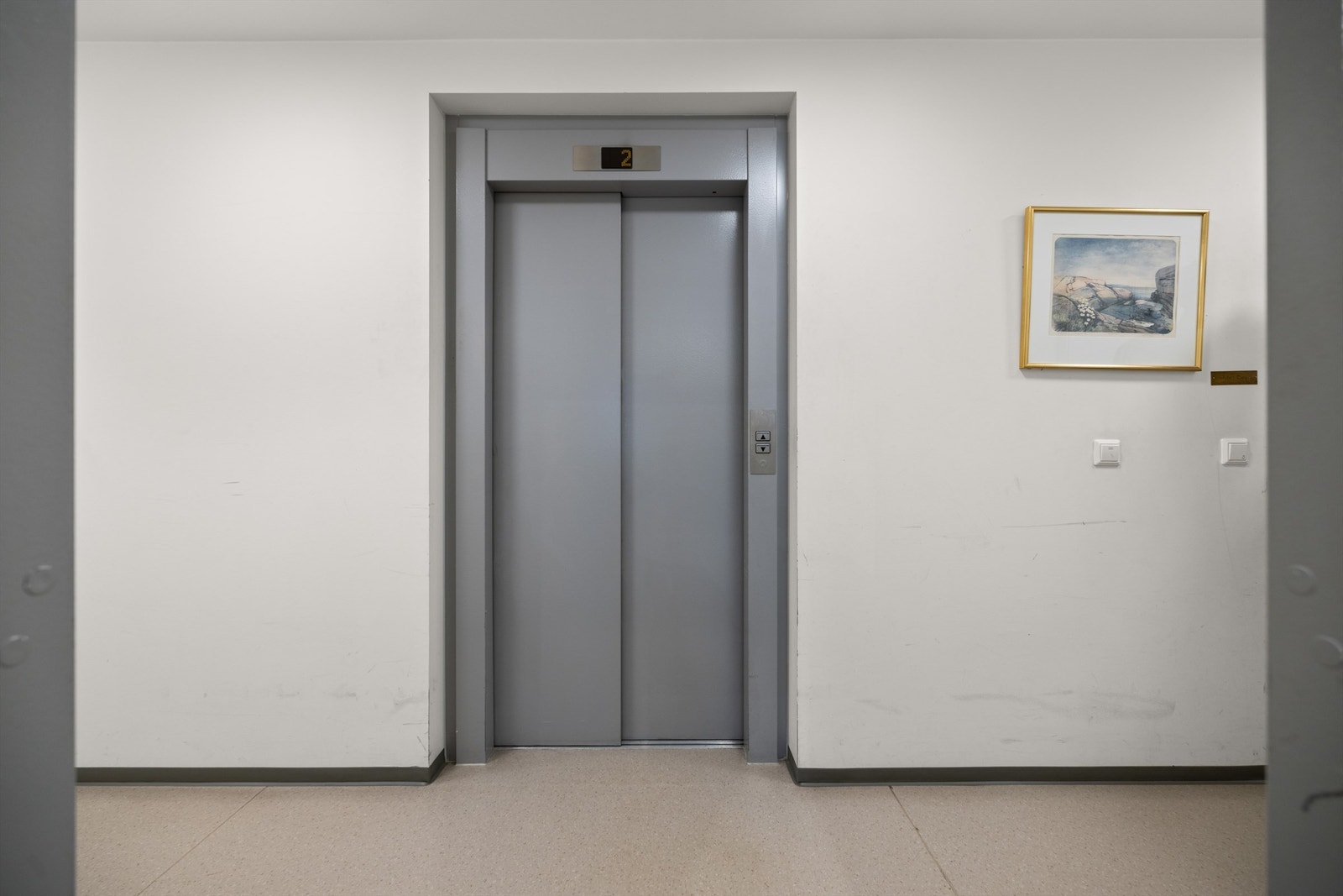 I bygget er det heis Galleribilde