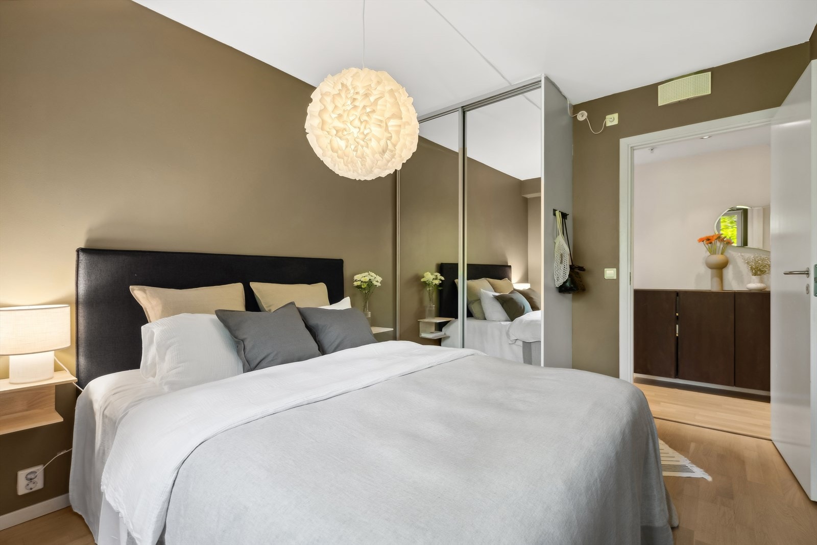 Her er det i tillegg god plass til stort garderobeskap. Galleribilde