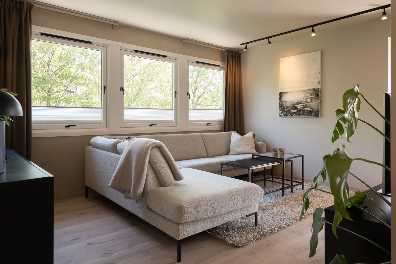 Boligen er svært skjermet med lite til ingen innsyn. Stuen er på 14,5 m². Galleribilde