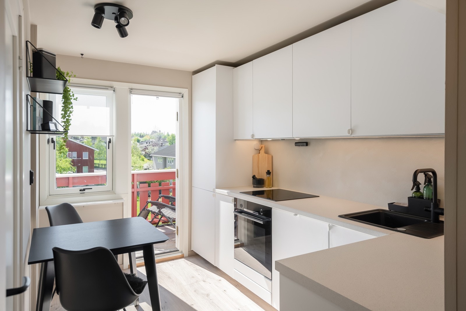 Kjøkkenet fra 21/22 har fått tilstandsgrad 1 iht. takstrapport. Galleribilde