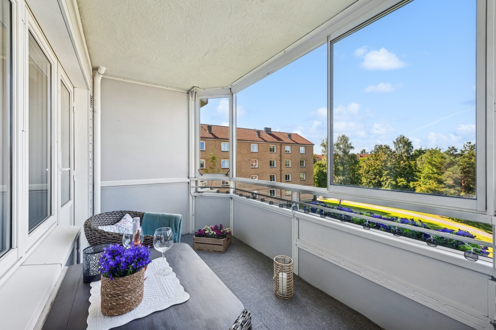 Det er god plass til utemøblement og annet ønsket møblement. Galleribilde