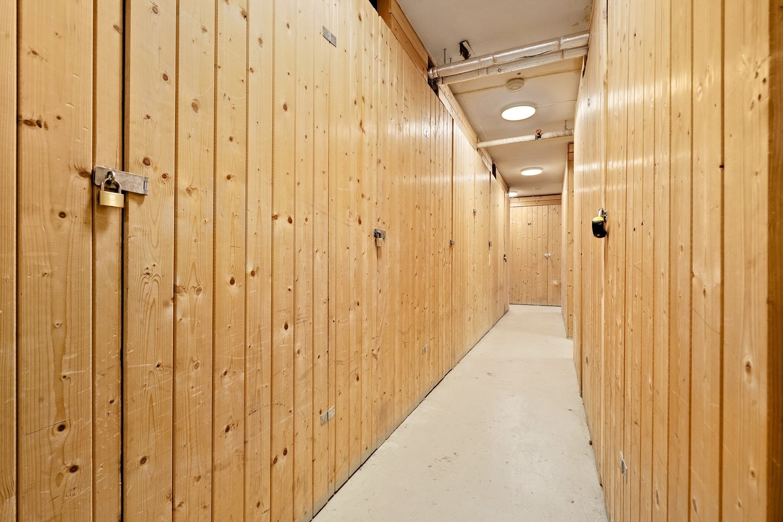 I tillegg disponerer leiligheten en bod og matbod i 1. etasje. Galleribilde
