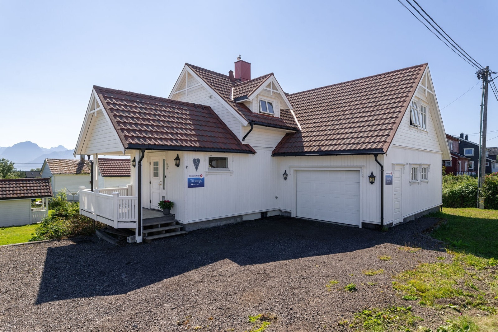 Boligen som ble oppført i 1953, er betydelig oppgradert i senere tid og fremstår lys og velholdt. Galleribilde