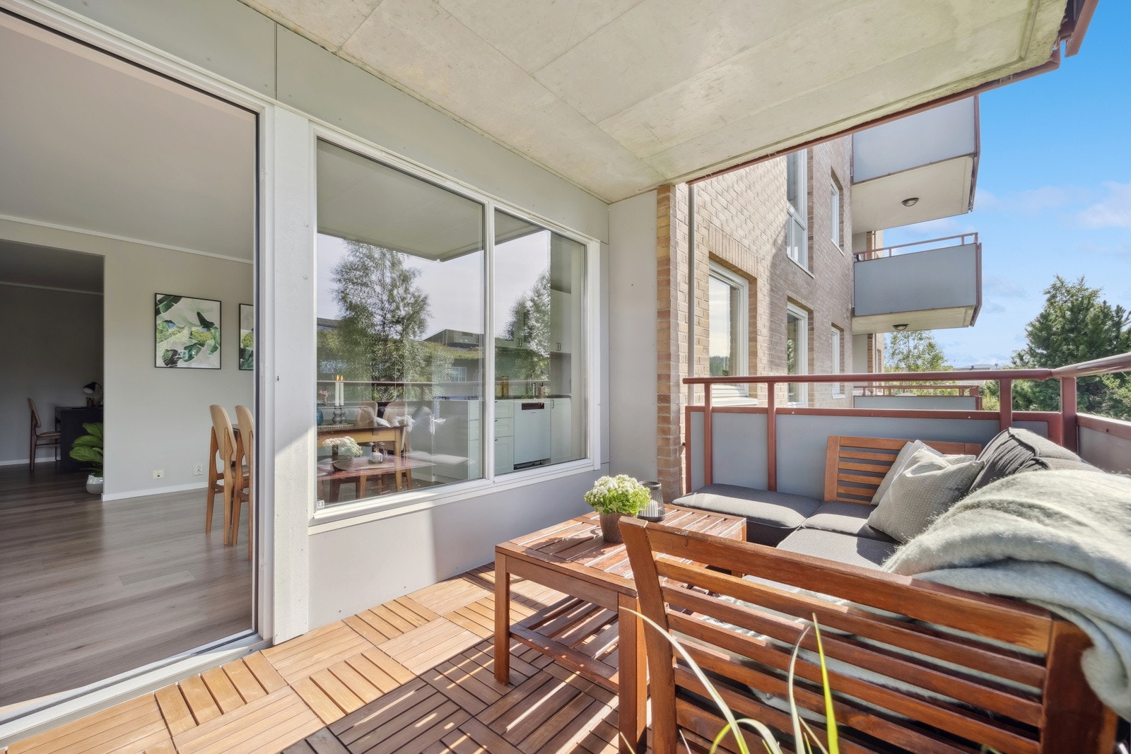 Borettslaget gjennomførte maling av balkonger sommeren 2022. Galleribilde