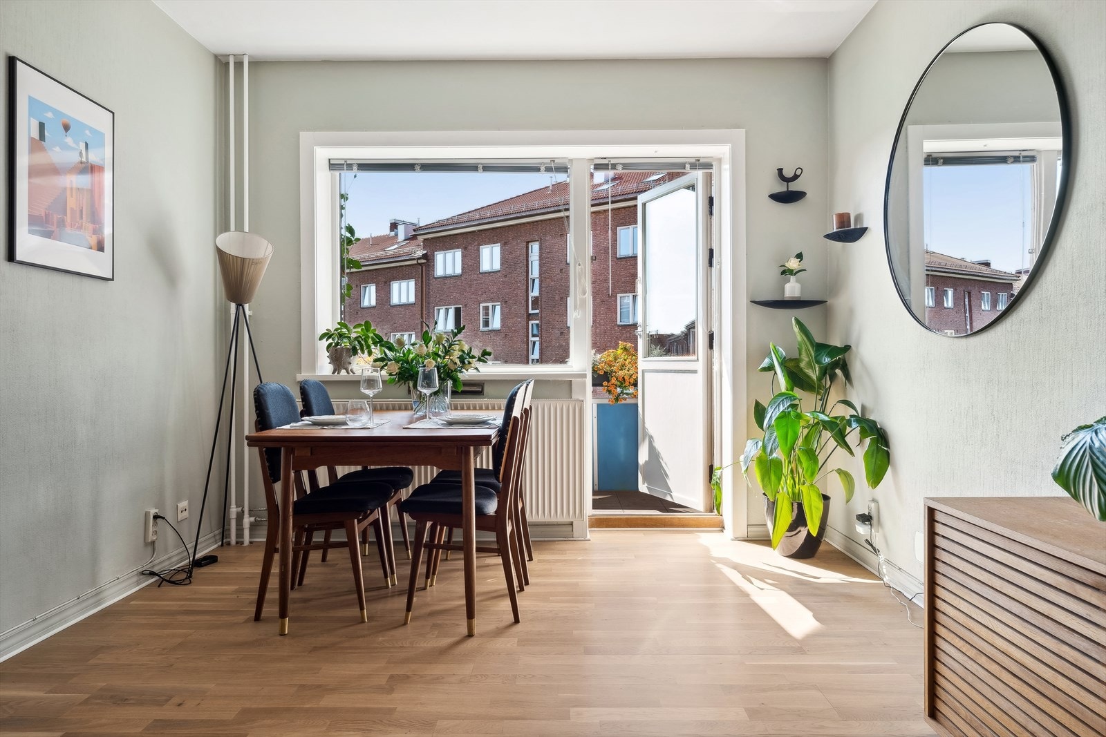 Når strømprisene stiger er det godt å vite at oppvarming av boligen er inkludert i felleskostnadene. For øvrig er felleskostnadene kun 4 294,- Galleribilde