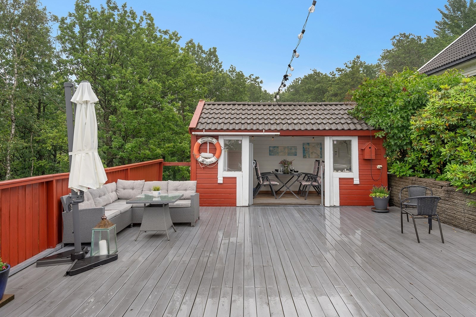 Terrasse med utvendig bod Galleribilde