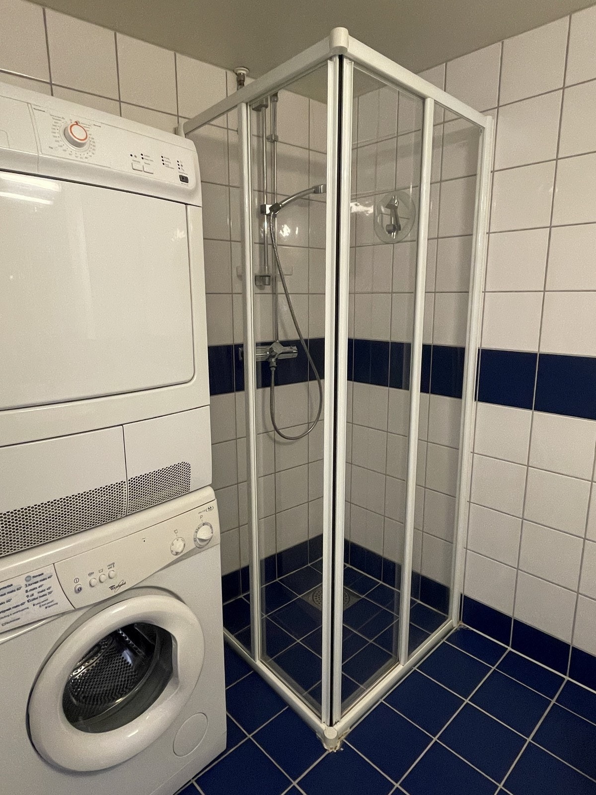 Vaskemaskin og tørketrommel følger med. Galleribilde