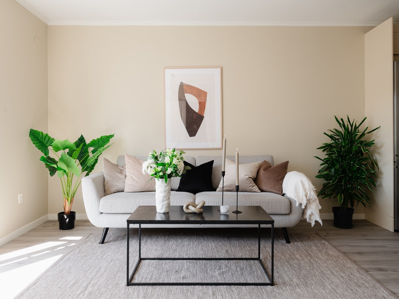 Leiligheten har en super planløsning og oppleves som lys og luftig Galleribilde