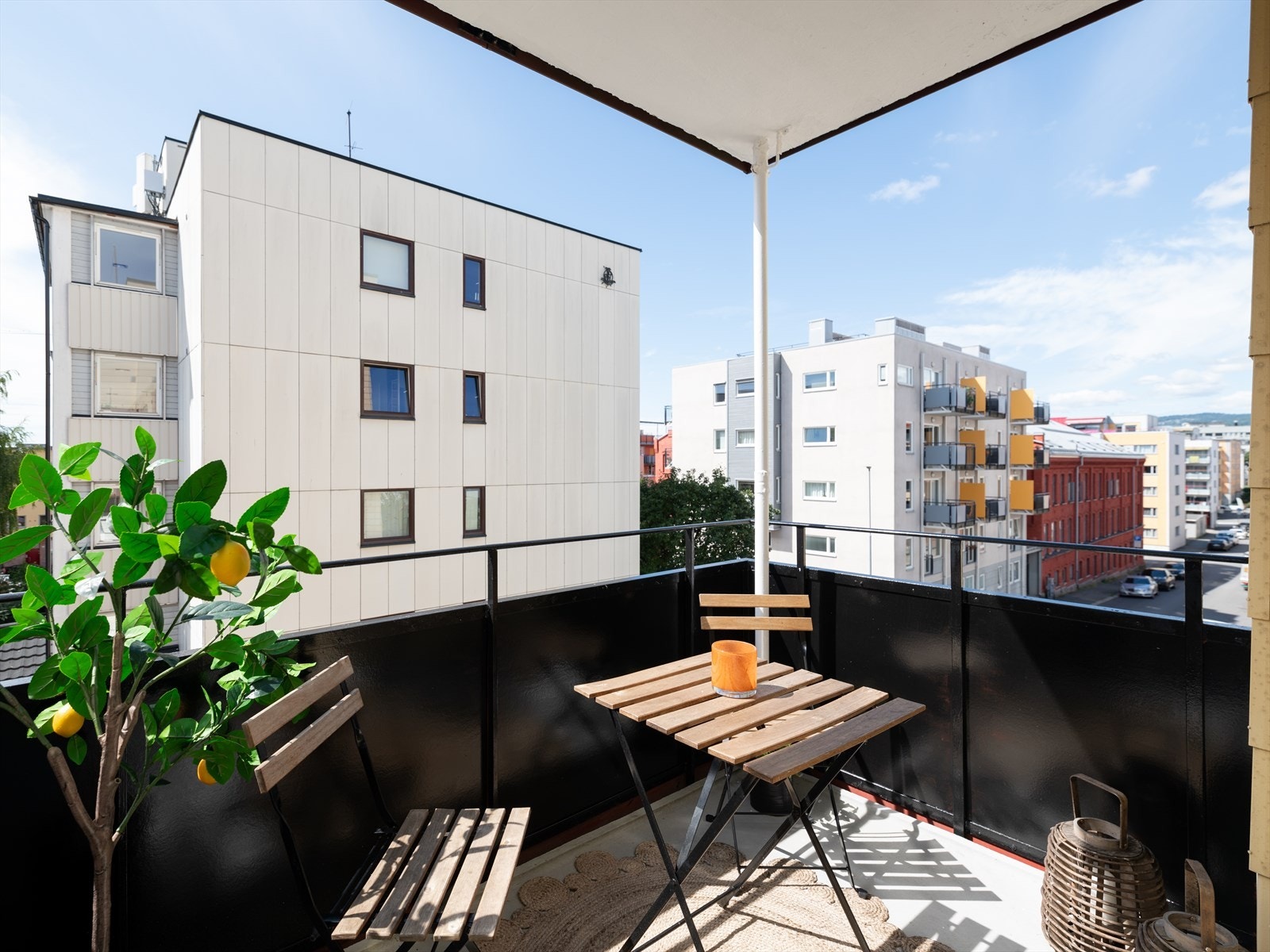 Sydvendt balkong med supre solforhold! Galleribilde