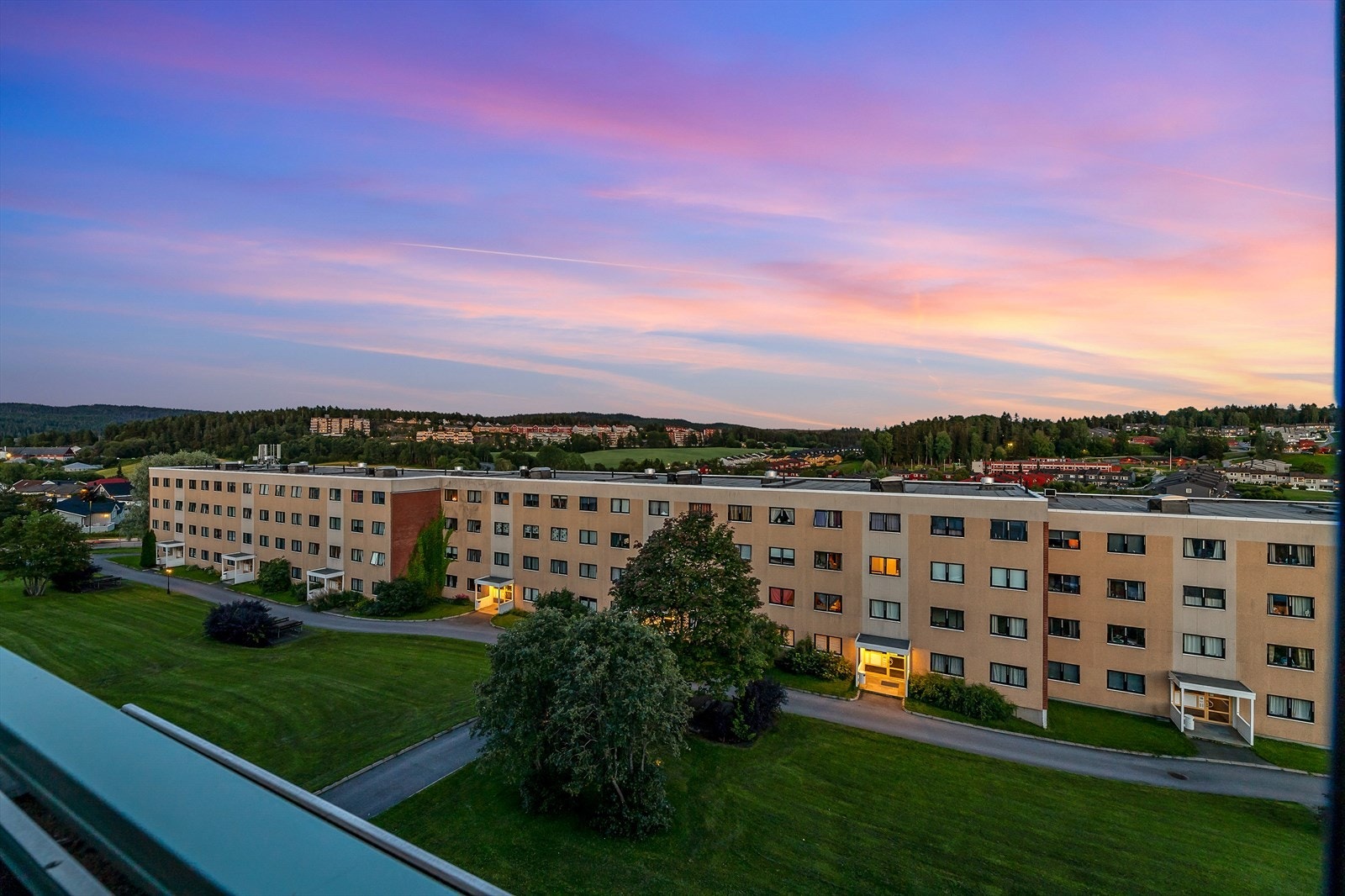 Uteplassen byr på en fantastisk utsikt. Galleribilde