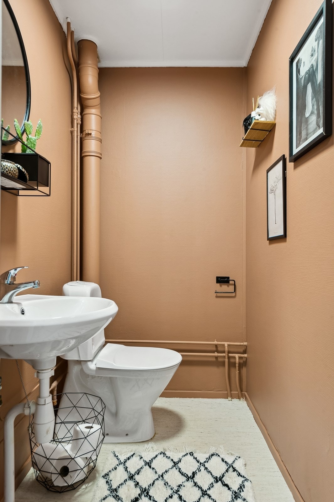 WC-rom i samme etasje som stue og kjøkken. Galleribilde