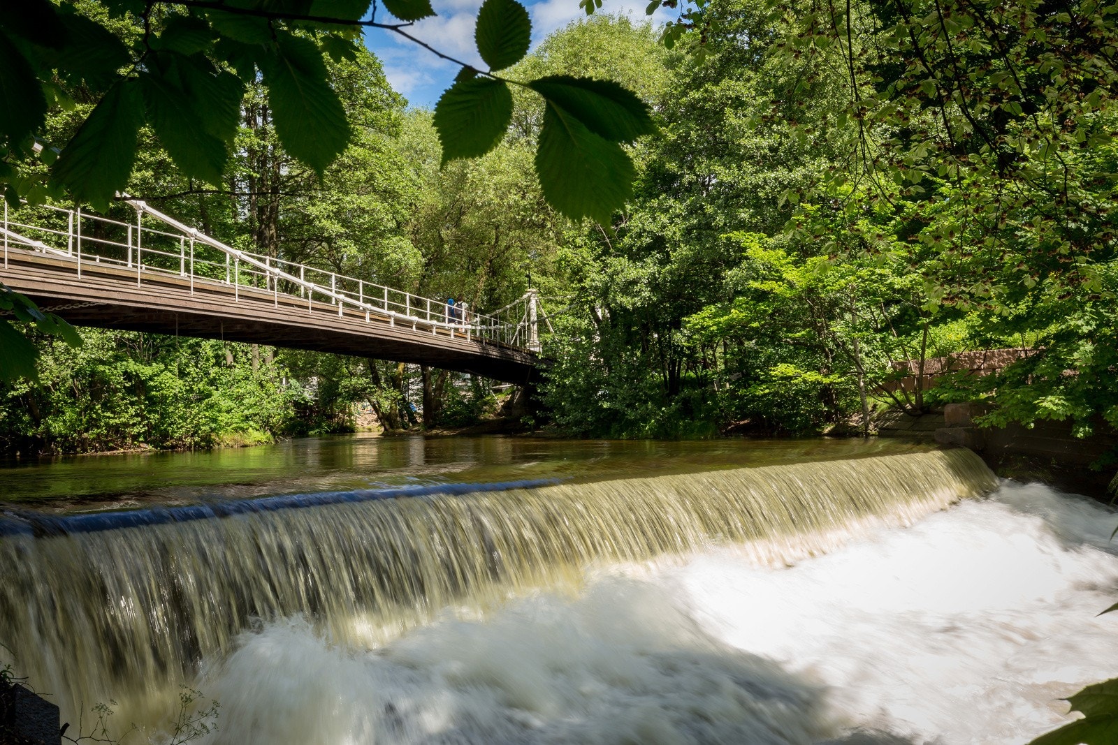 Runder man bygget finner man Akerselva med sti som er populær for joggere og gåere Galleribilde
