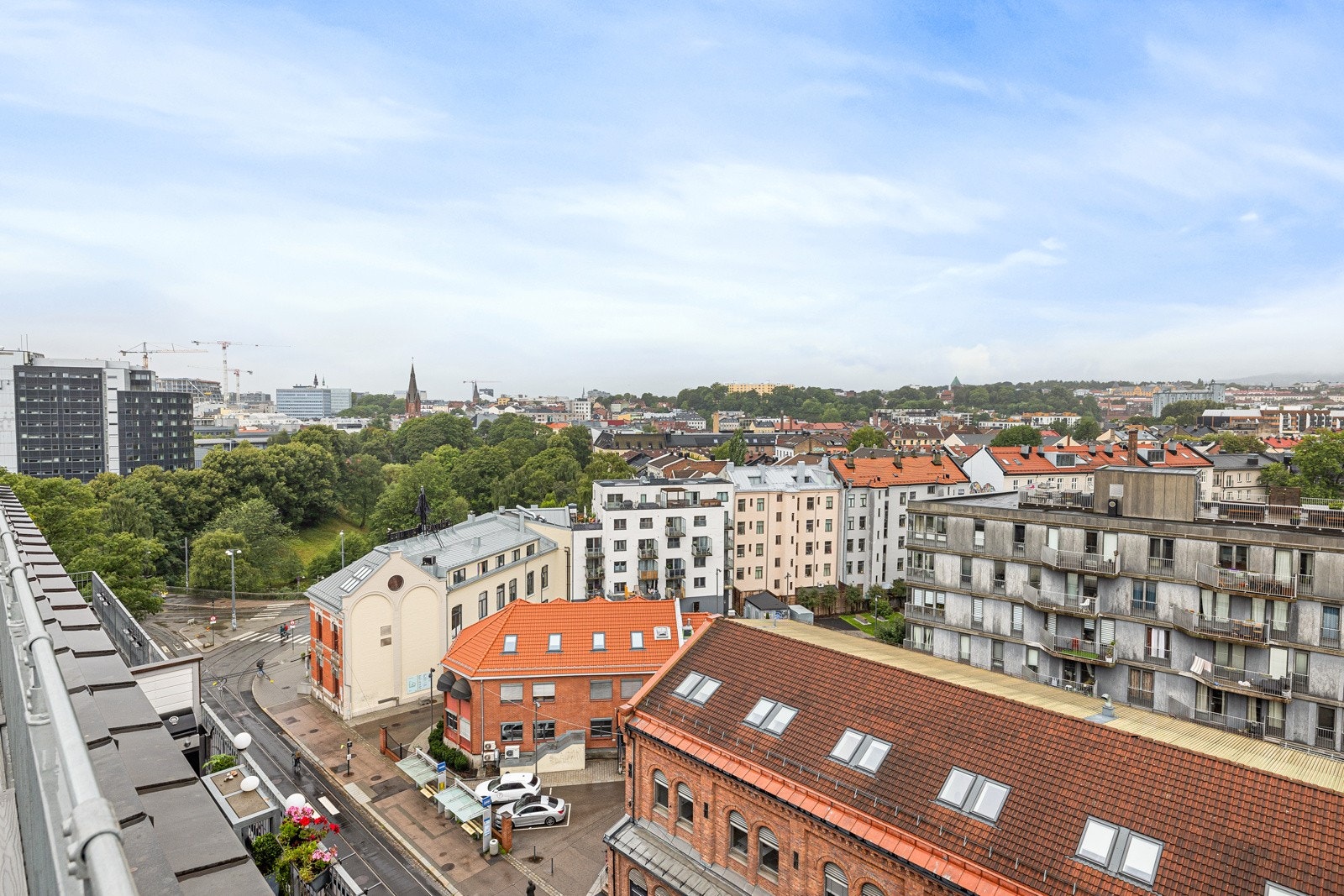 Herlig utsikt over byen fra takterrassen! Galleribilde