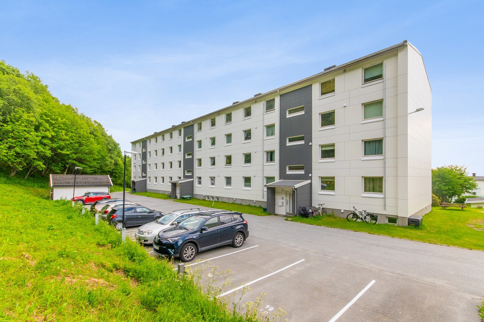 Ramnfloget Borettslag ligger flott til øverst på Vollen i Rønvika med kort vei til daglige nødvendigheter. Galleribilde