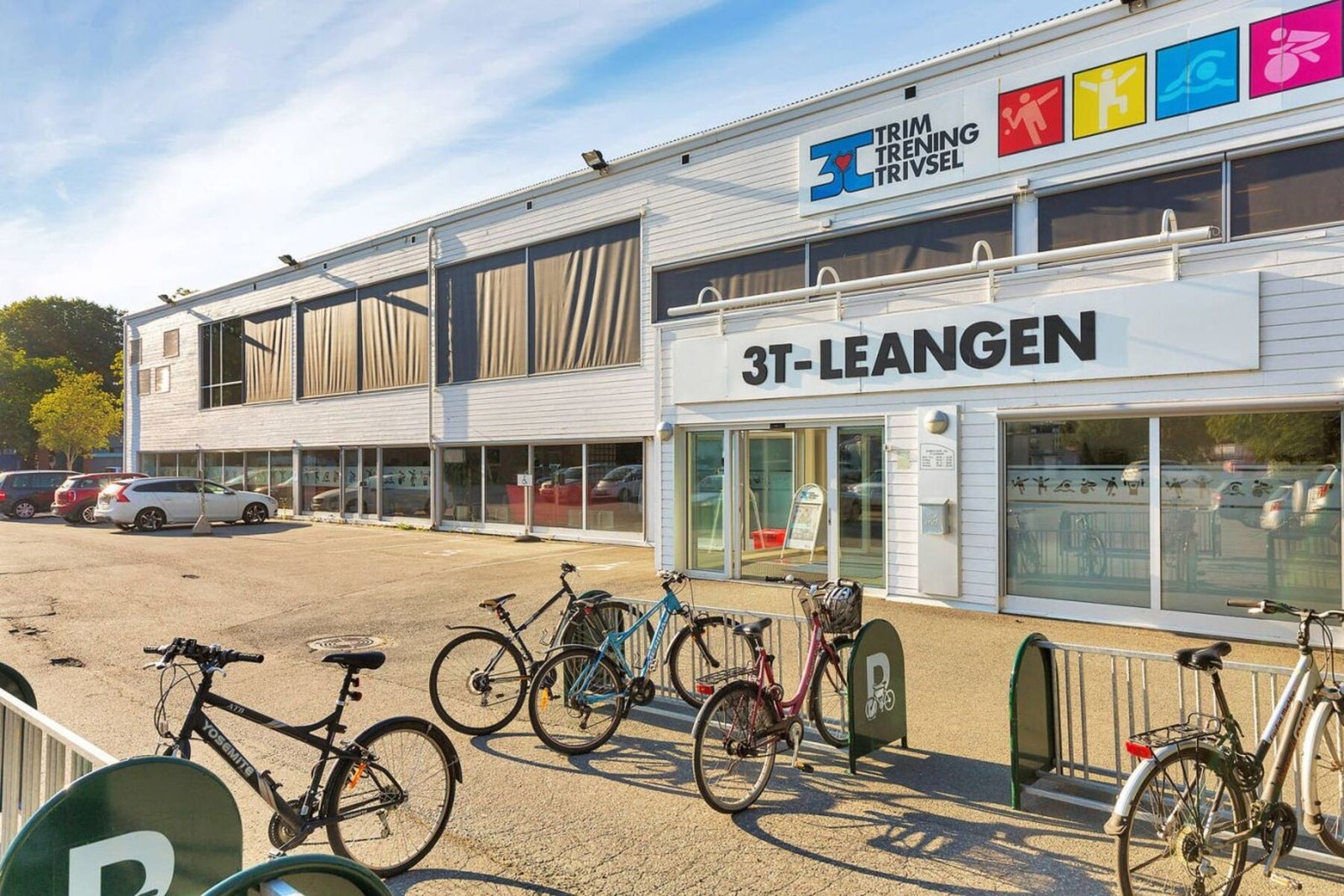 Ellers ligger 3T Leangen, Fresh Fitness, Impulse og Maxpuls ca. 5 minutters kjøretur med bil for den treningsglade. Galleribilde