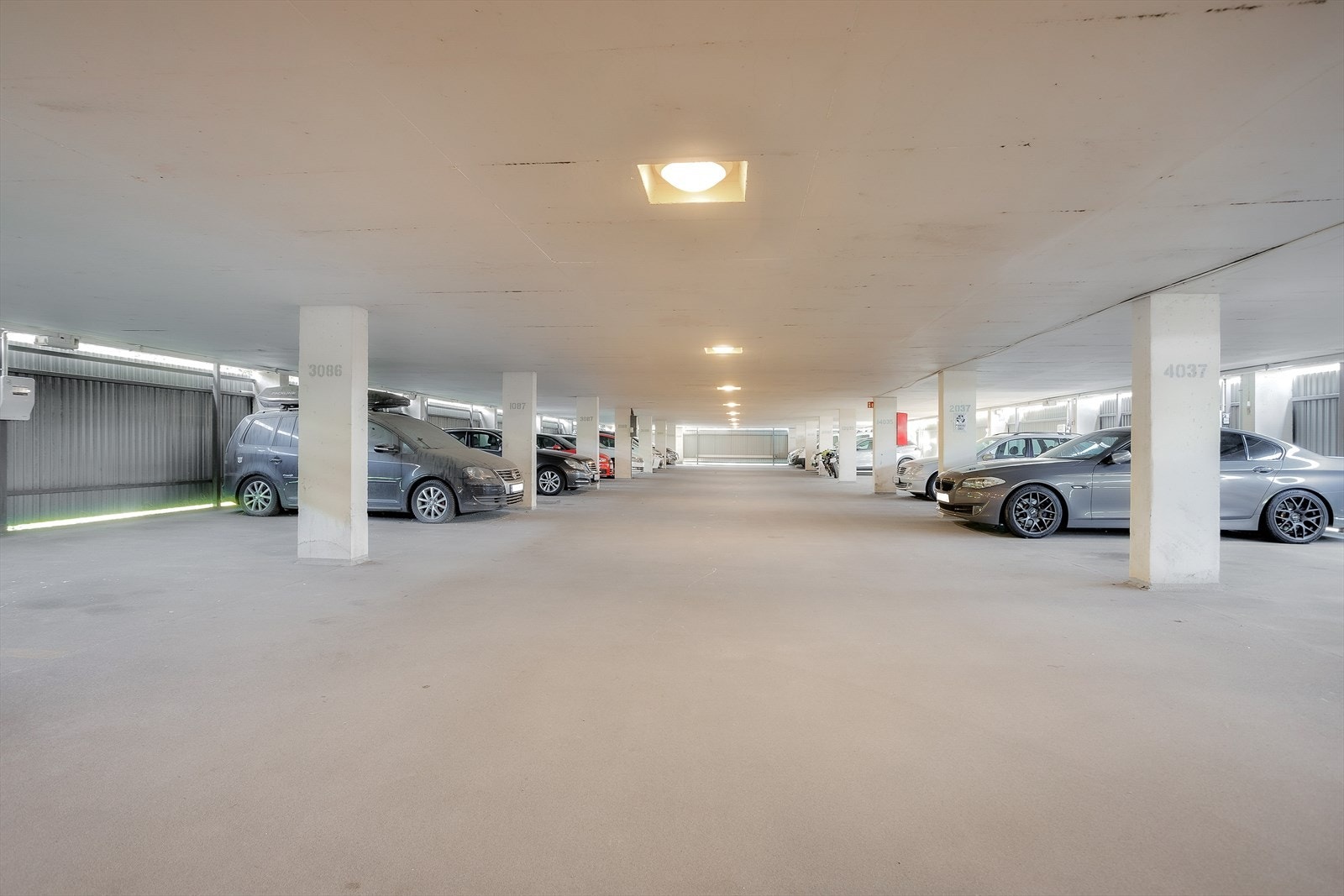 Det er mulighet for å leie parkeringsplass Galleribilde