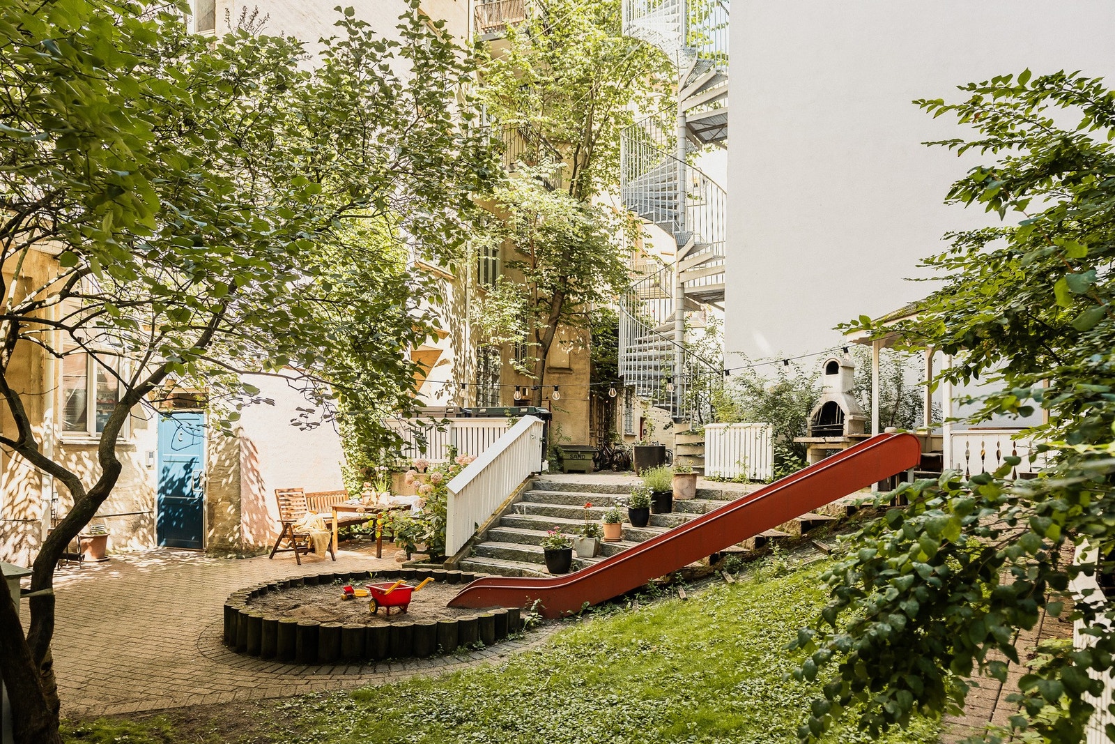 Flott lekeplass til glede for de yngre beboerne. Galleribilde