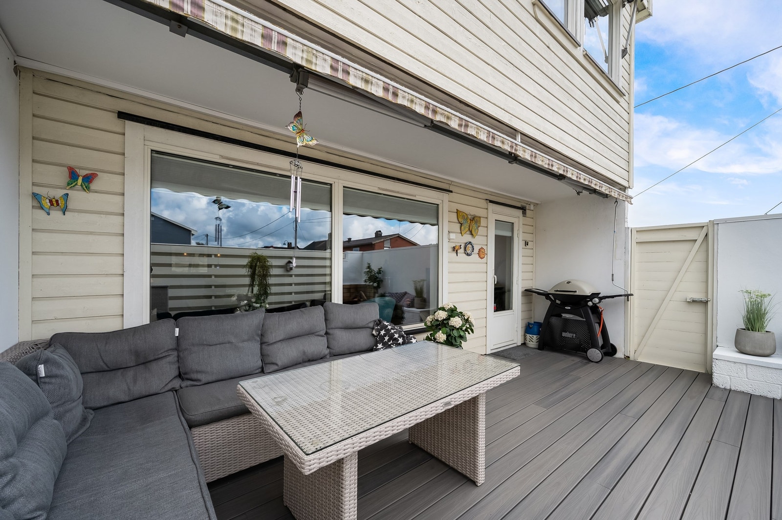 Delvis overbygget sydvestvendt terrasse på 39 kvm Galleribilde