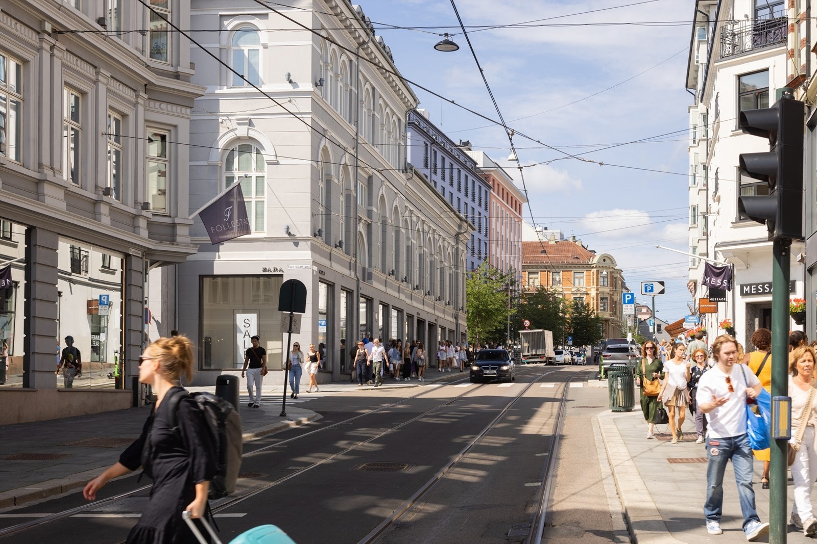Bogstadveien er rett rundt hjørnet, med alt av servicetilbud og fasiliteter. Galleribilde