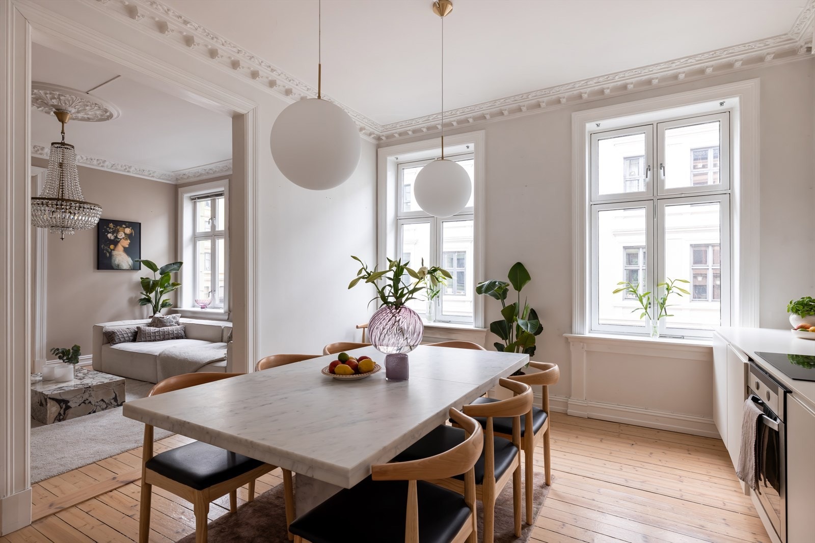 Dette er en fantastisk 3-roms leilighet med balkong, beliggende i en av de aller fineste delene av Grünerløkka. Galleribilde