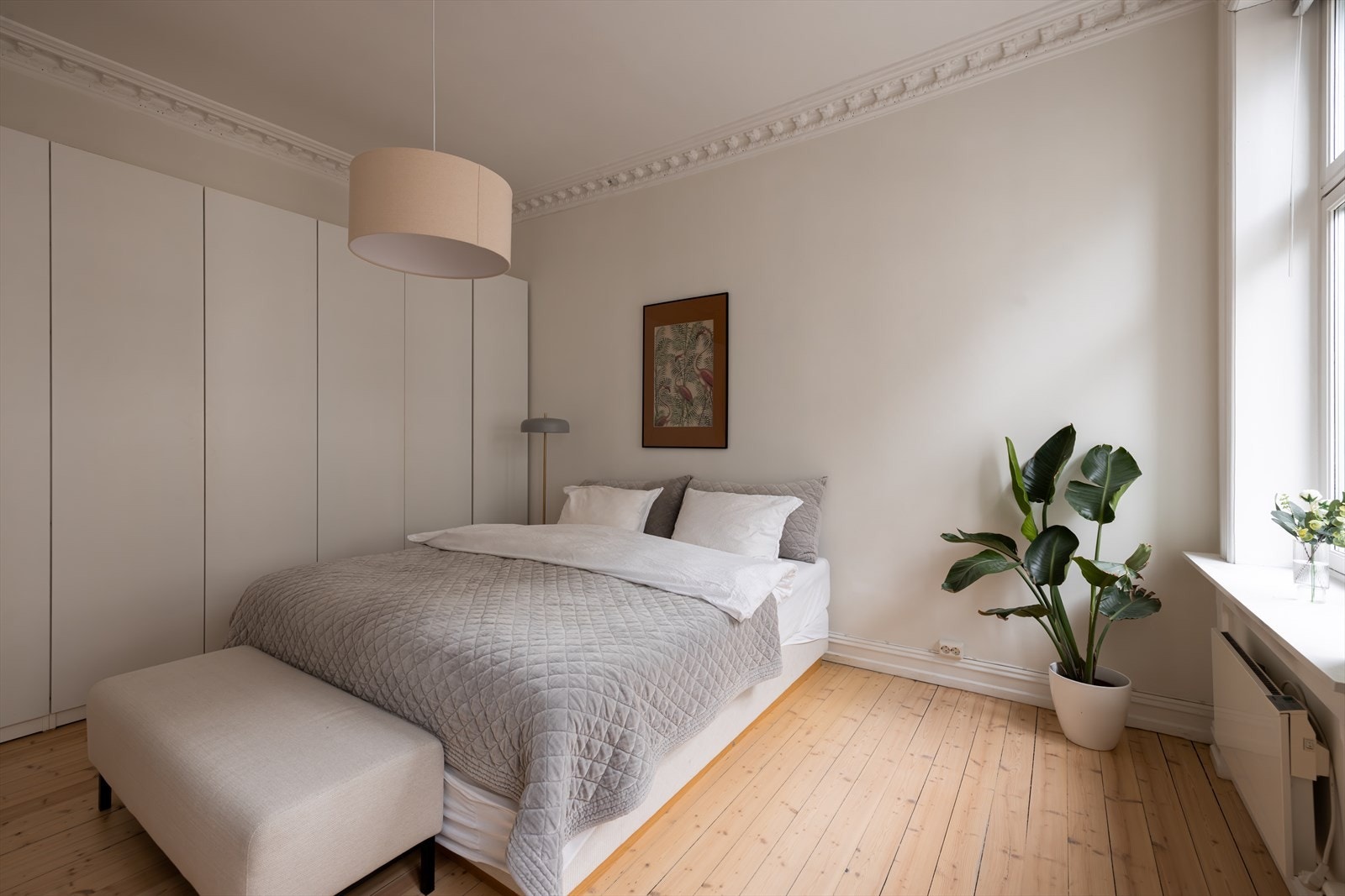 Her er det meget god plass til dobbeltseng alternativt sovesofa ved behov Galleribilde