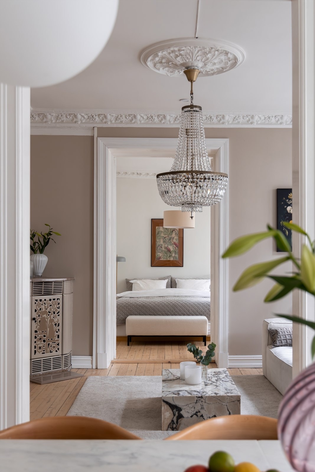 Leiligheten har en herlig planløsning med tre store rom på rad! Galleribilde