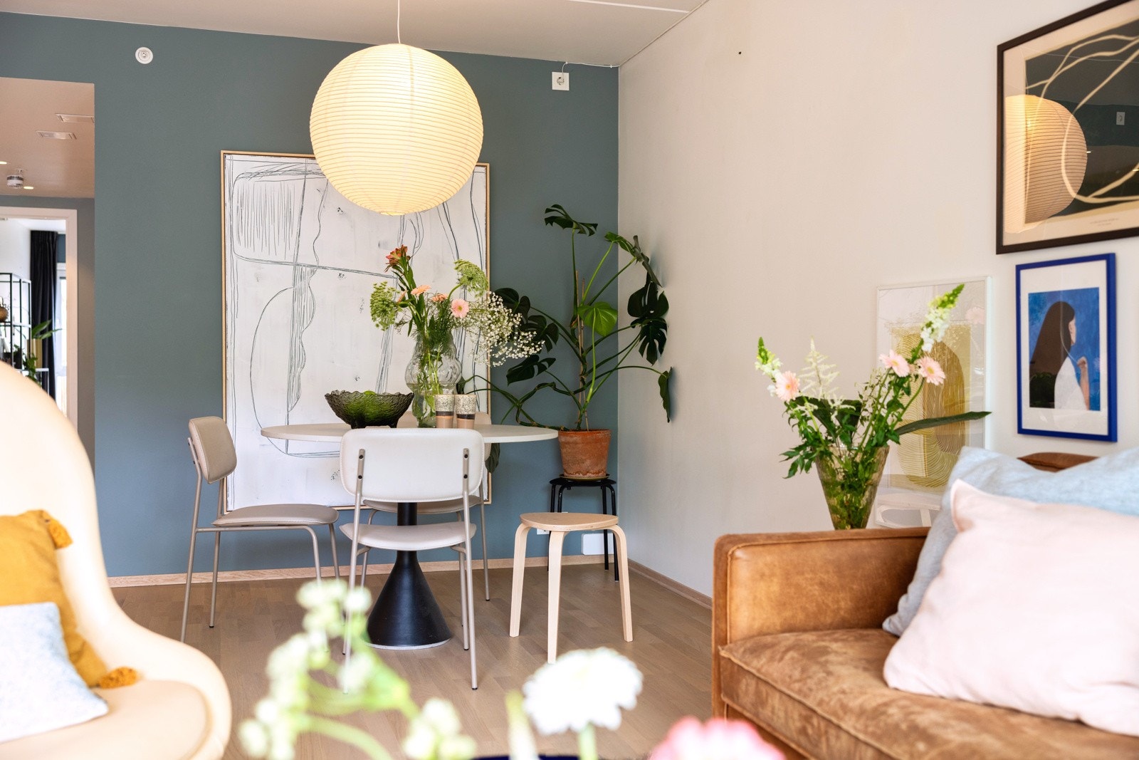 Fin plass til spisebord i tilknyttning til kjøkkenet. Galleribilde