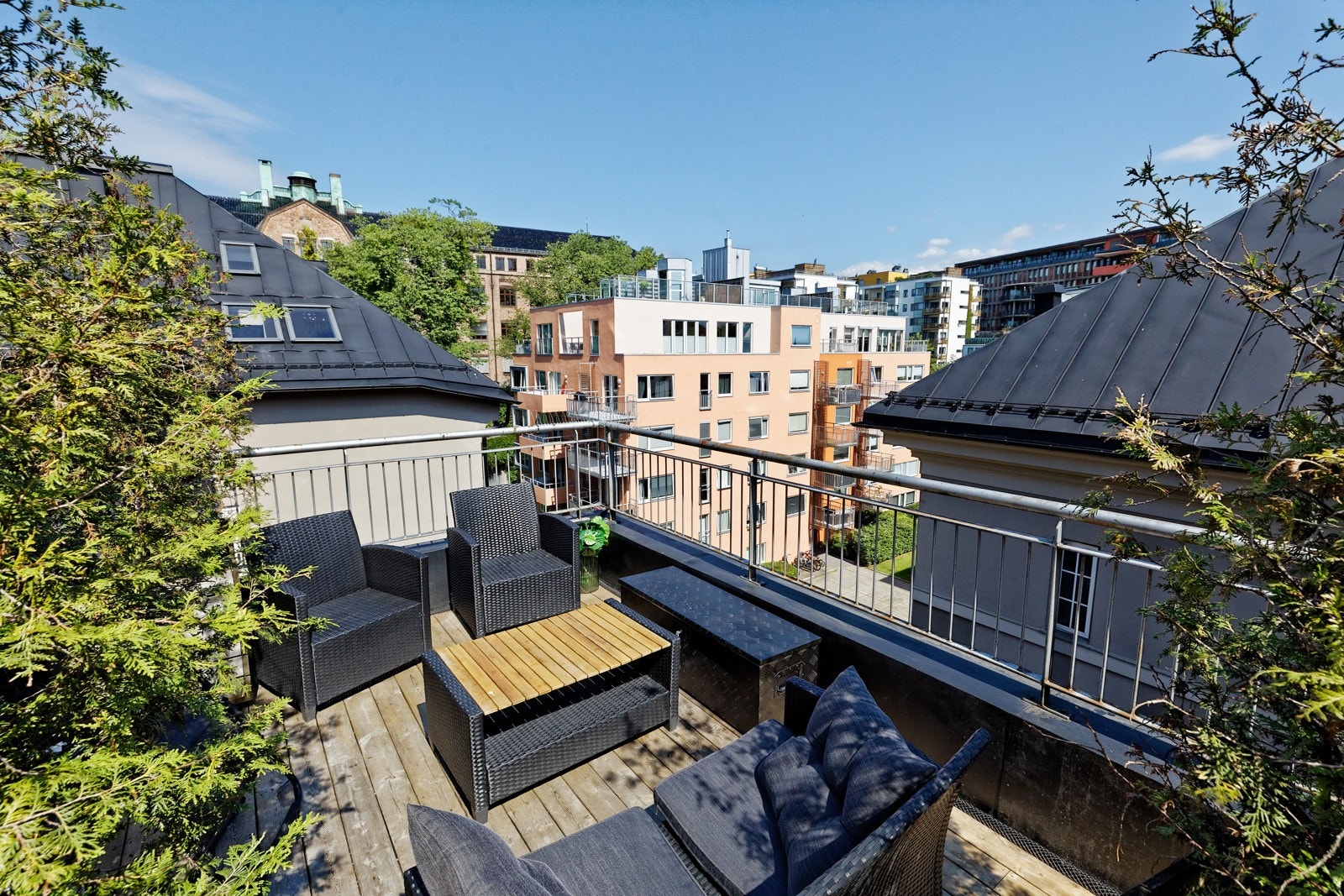 Felles solrik takterrasse med heisadkomst fra boligens etasjeplan Galleribilde