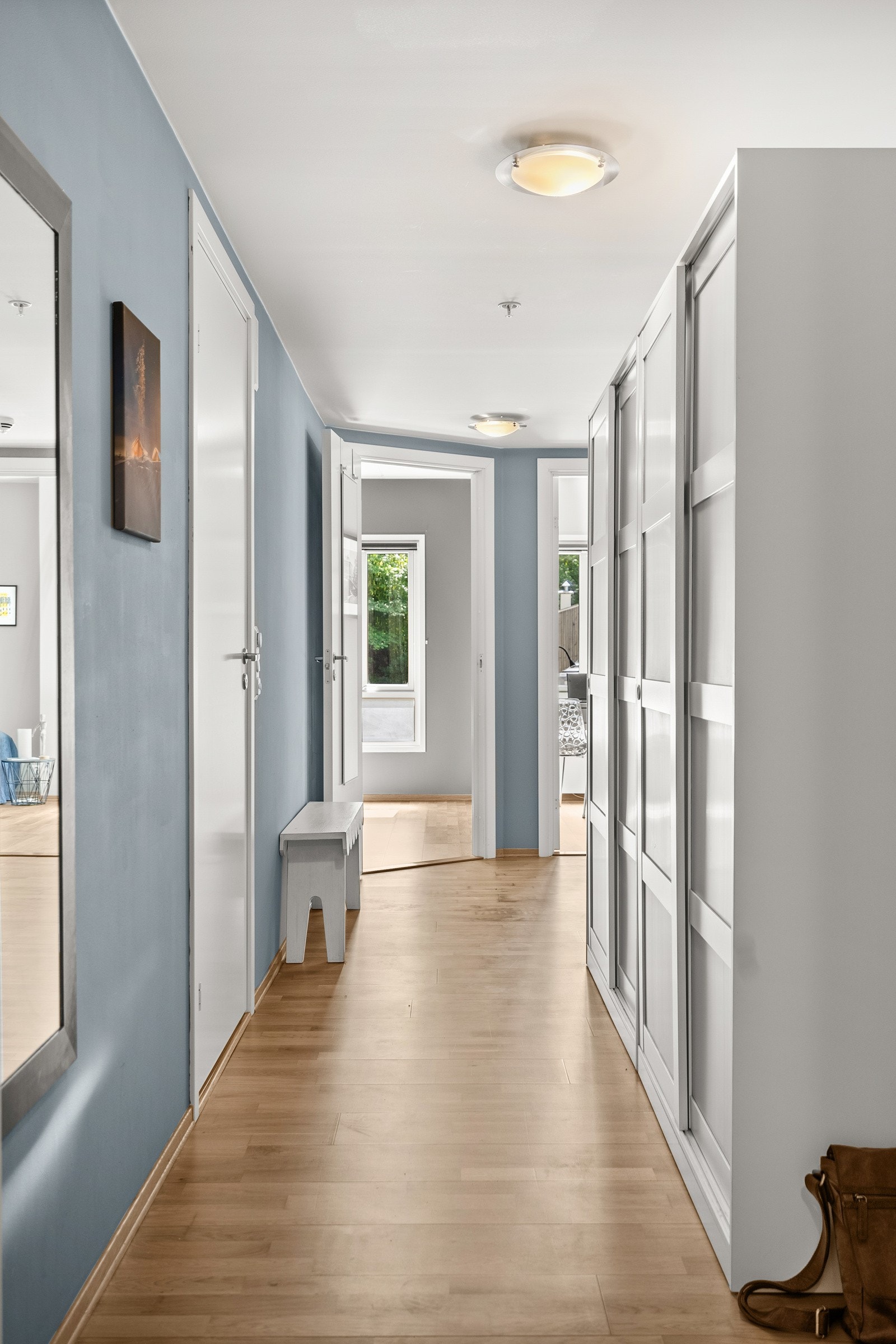 Entré/gang. Galleribilde