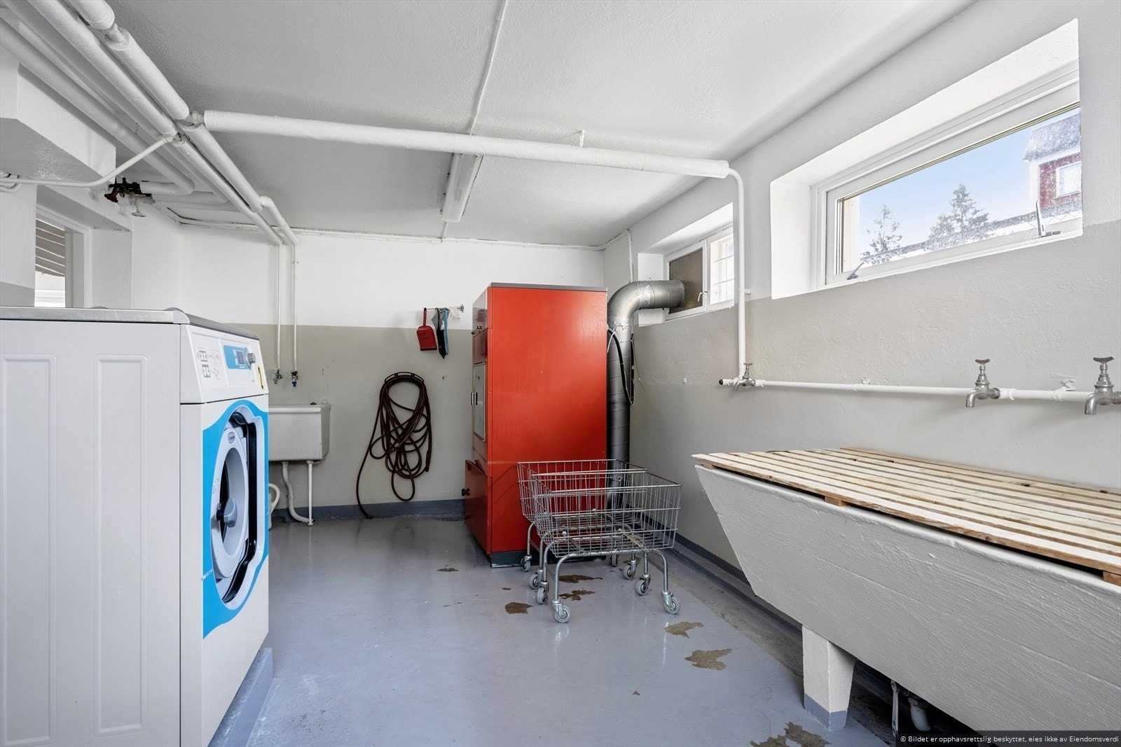 Fellesvaskeri i blokken.jpg Galleribilde