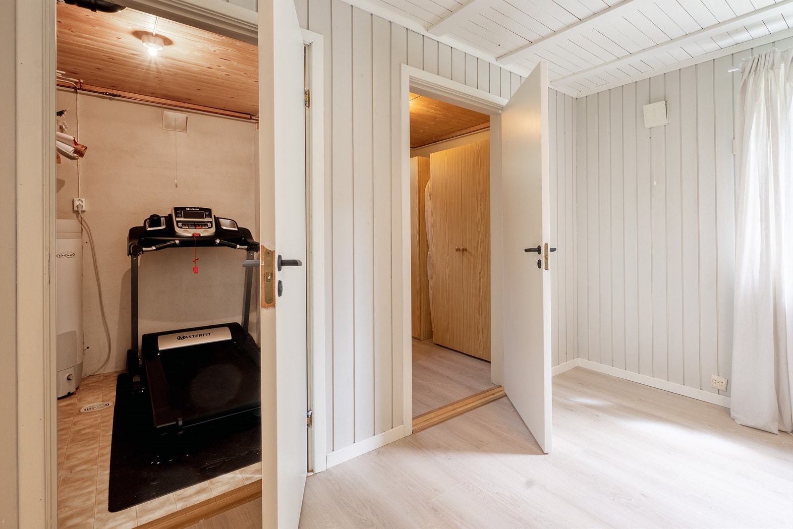 Soverom 2 med tilgang til to boder Galleribilde