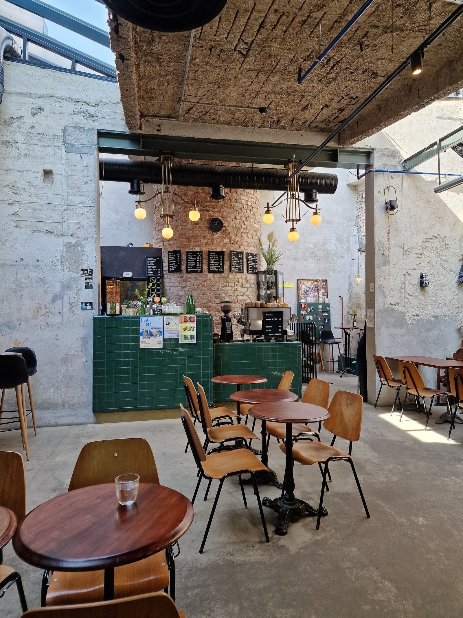 Her skjer alt fra konsert, film, keramikkkurs, dansekurs og mye mer Galleribilde