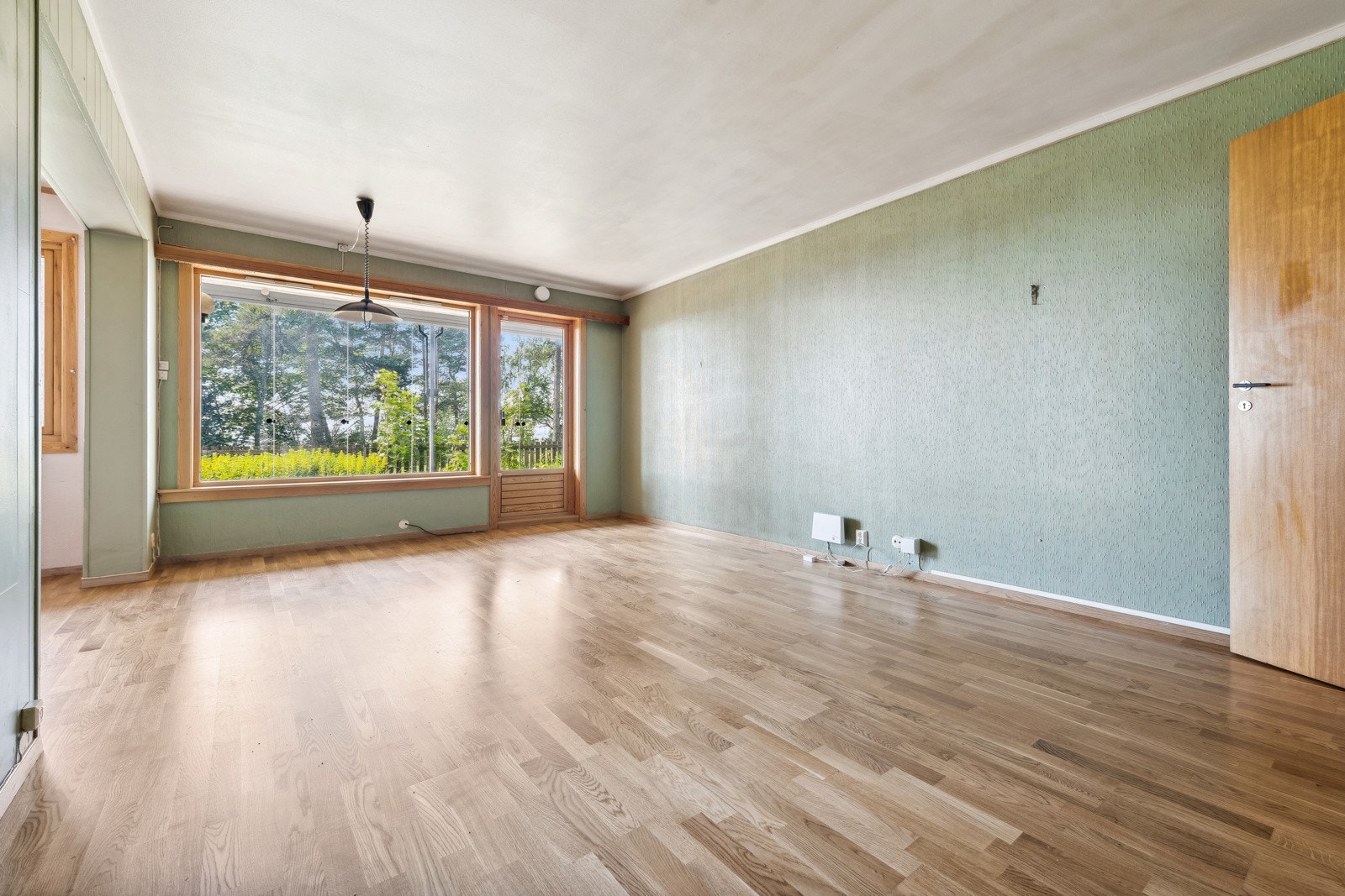 Her er det god plass til sittegruppe og spisebord. Galleribilde