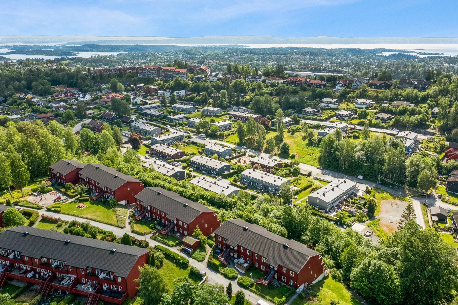 Meget barnevennlige omgivelser med nærhet til skoler, lekeområder og fritidstilbud Galleribilde