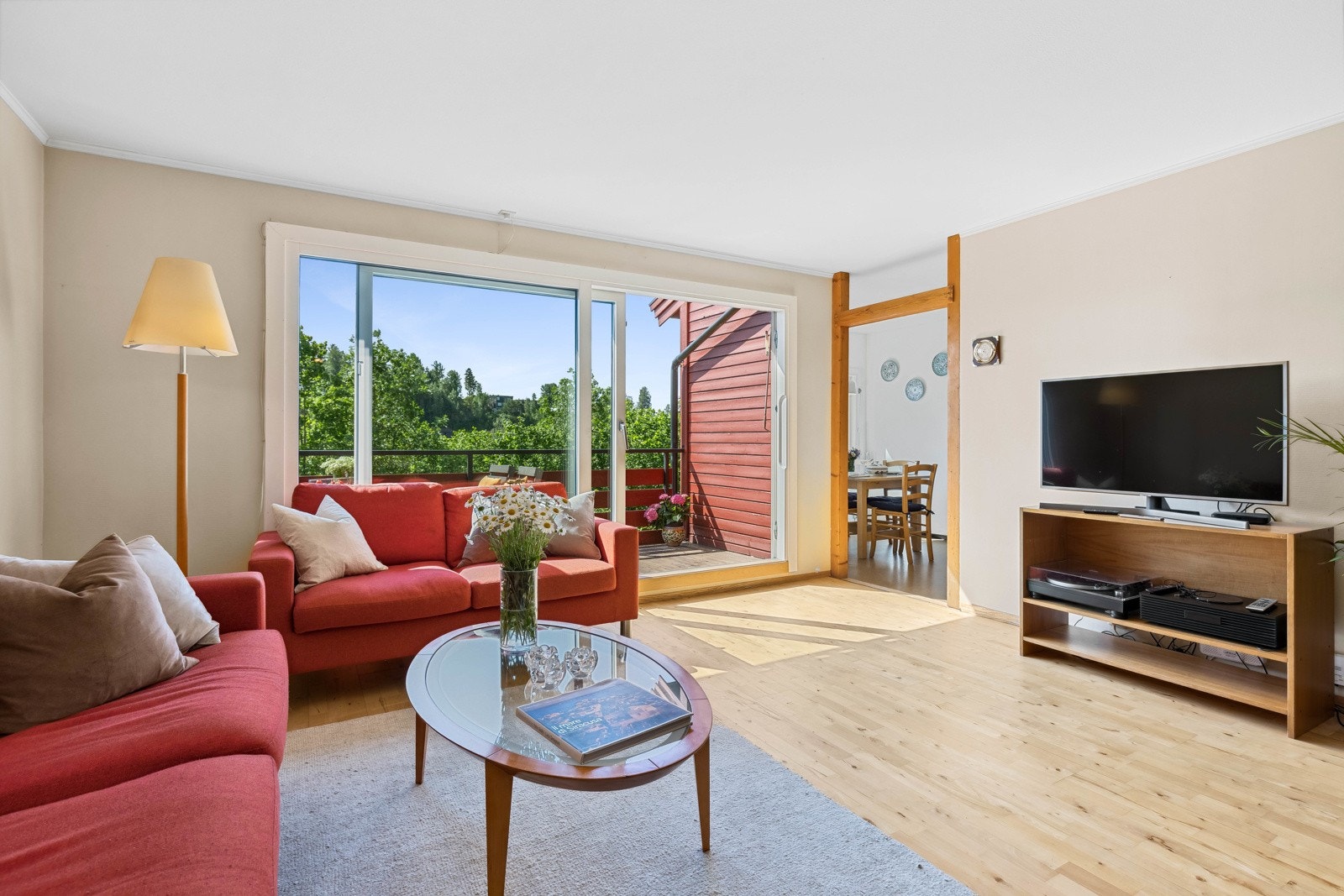 Leiligheten er pent holdt - standard er i hovedsak fra byggeår Galleribilde