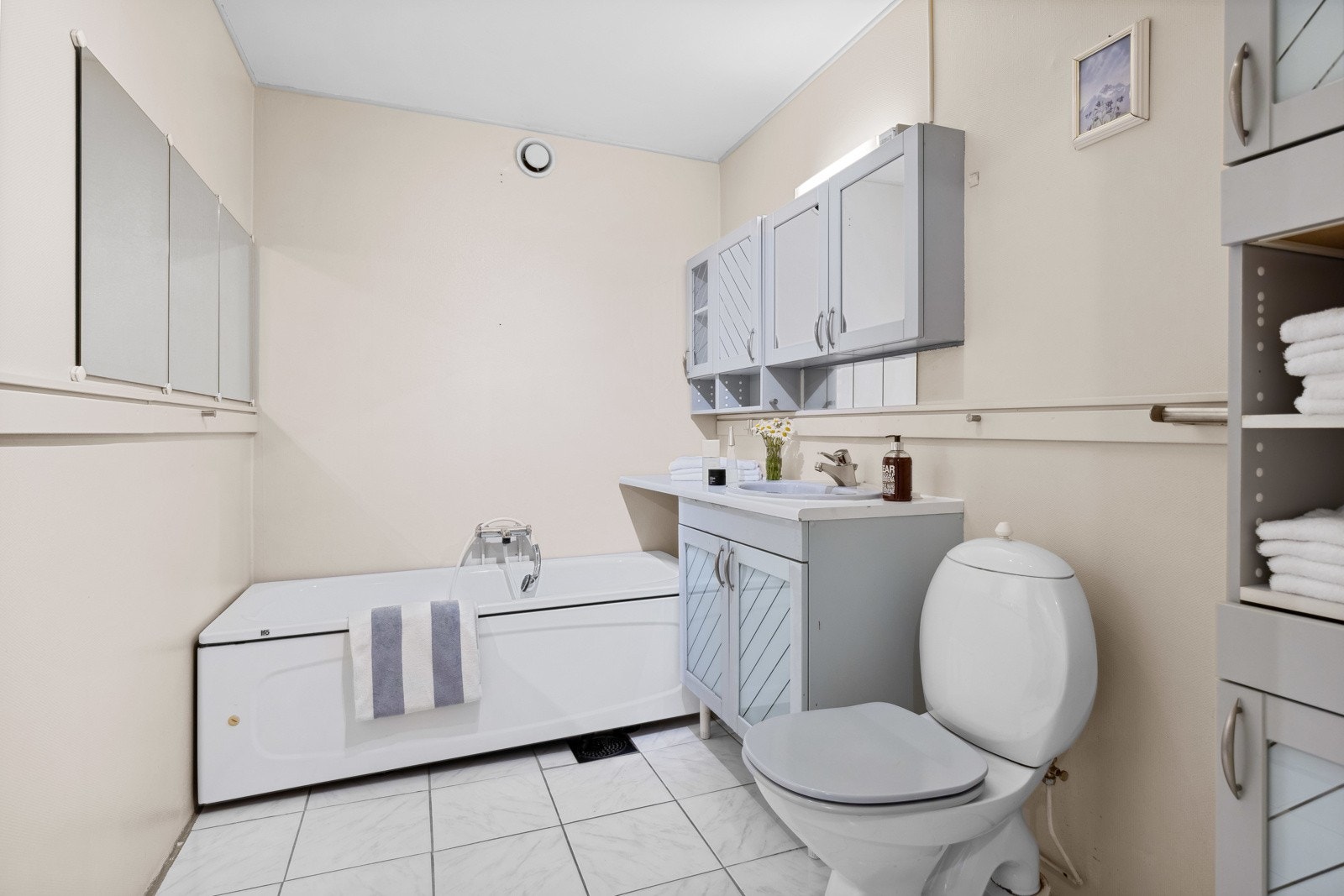 Bad med gulvvarme Galleribilde