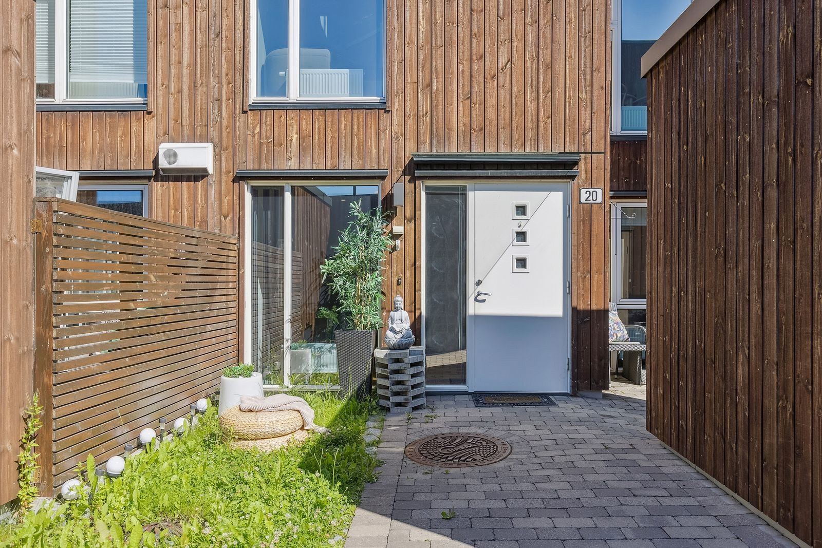 Innbydende inngangsparti til utleiedel. Galleribilde