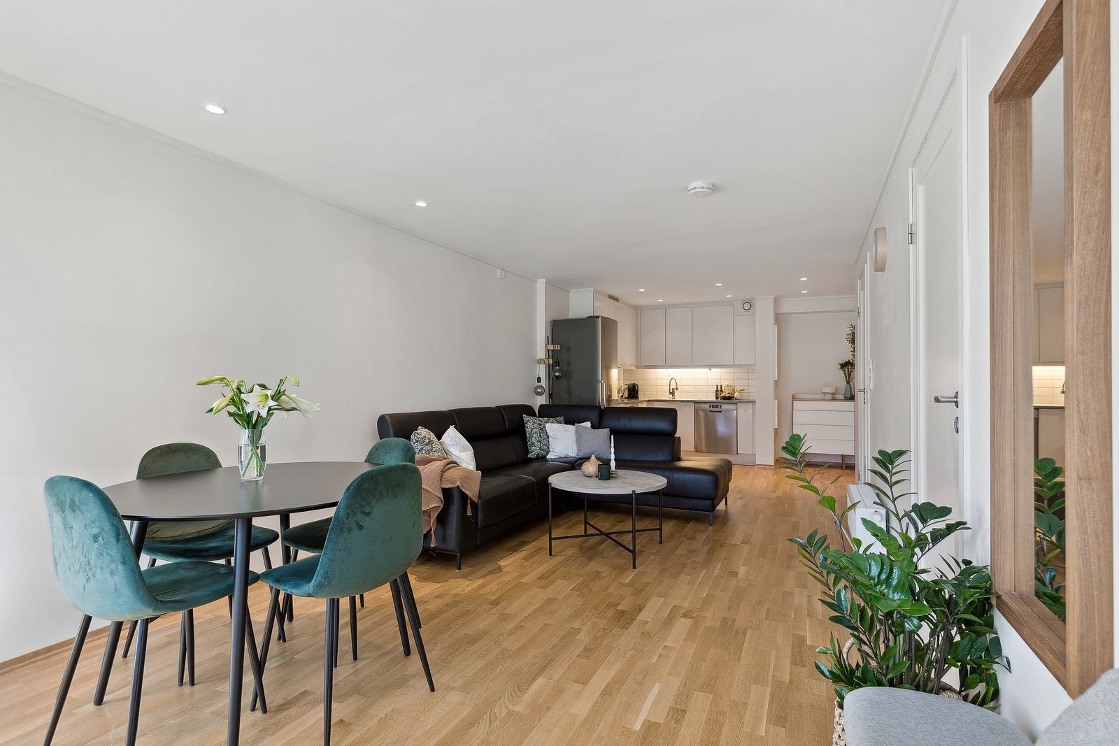 Romslig stue som er lett å innrede. Galleribilde