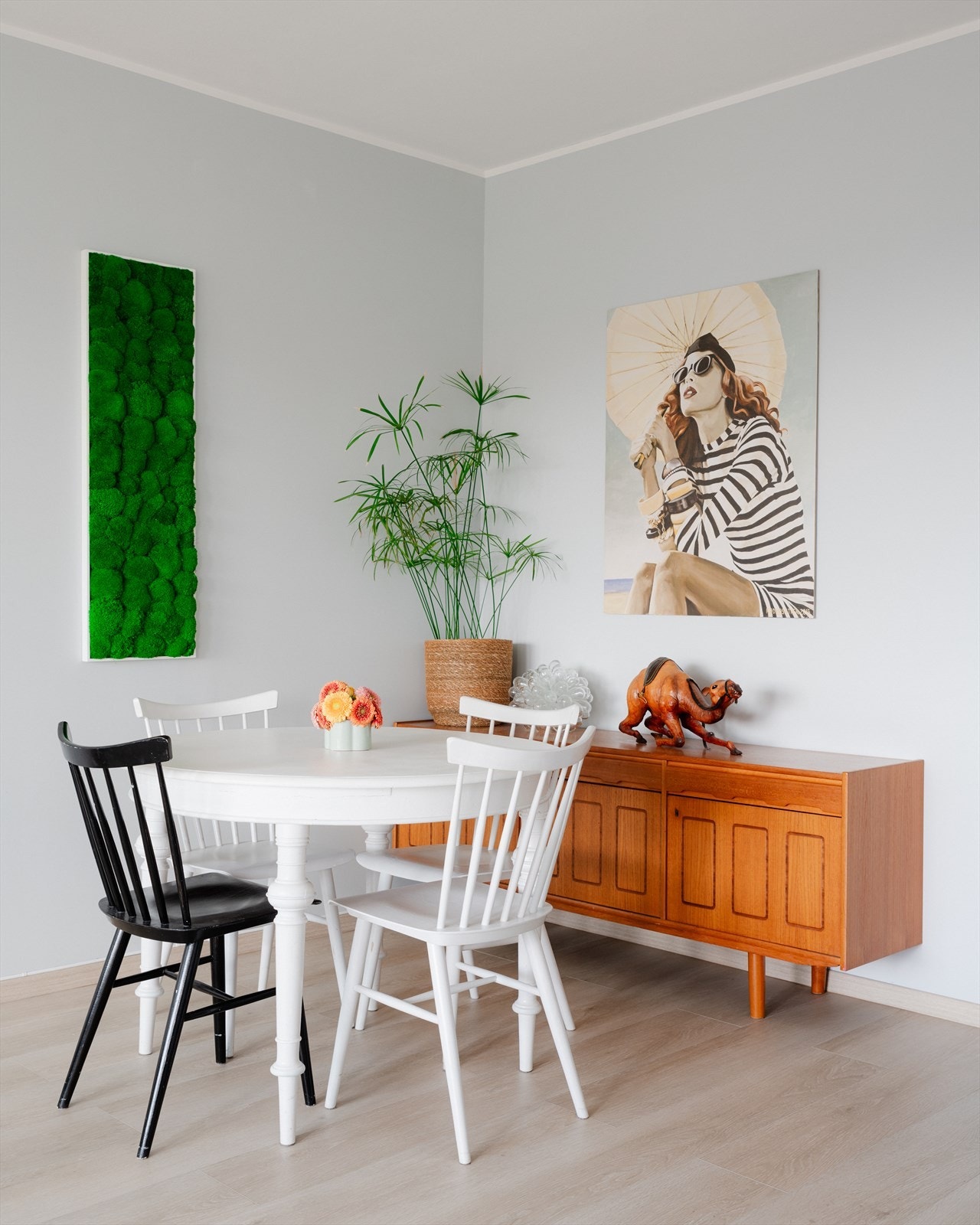 Her er det god plass til et stort spisebord! Galleribilde