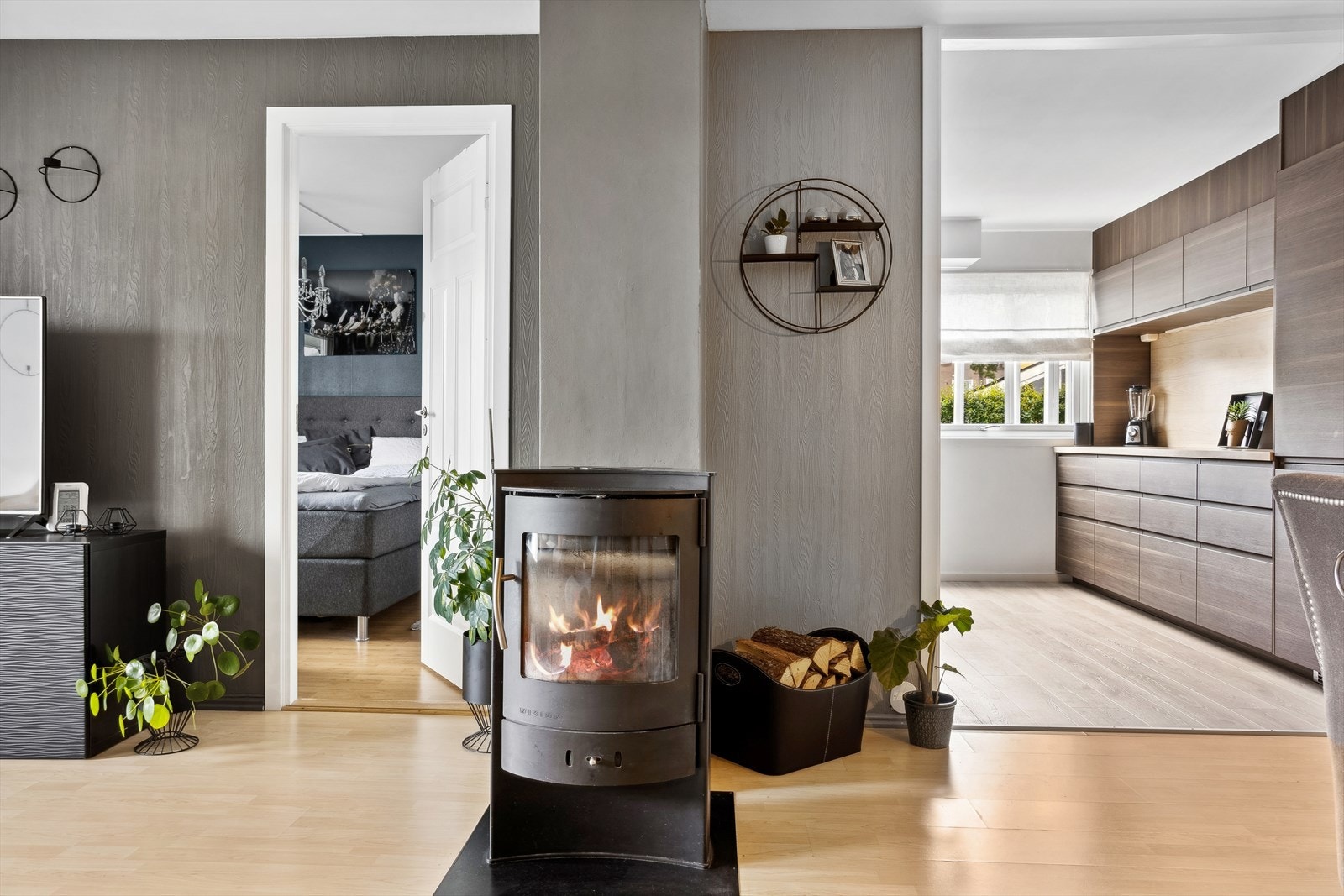 Peisen sørger for kos og hygge på kalde dager. Galleribilde