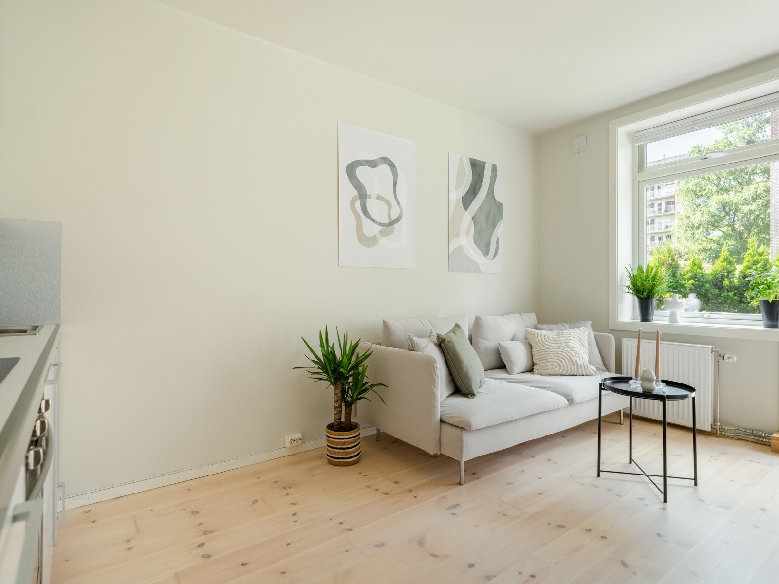 Det er plass til spisebord også hvis ønskelig. Galleribilde