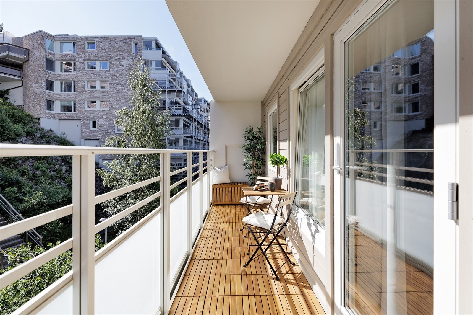 Alle soverommene vender ut mot balkongen Galleribilde