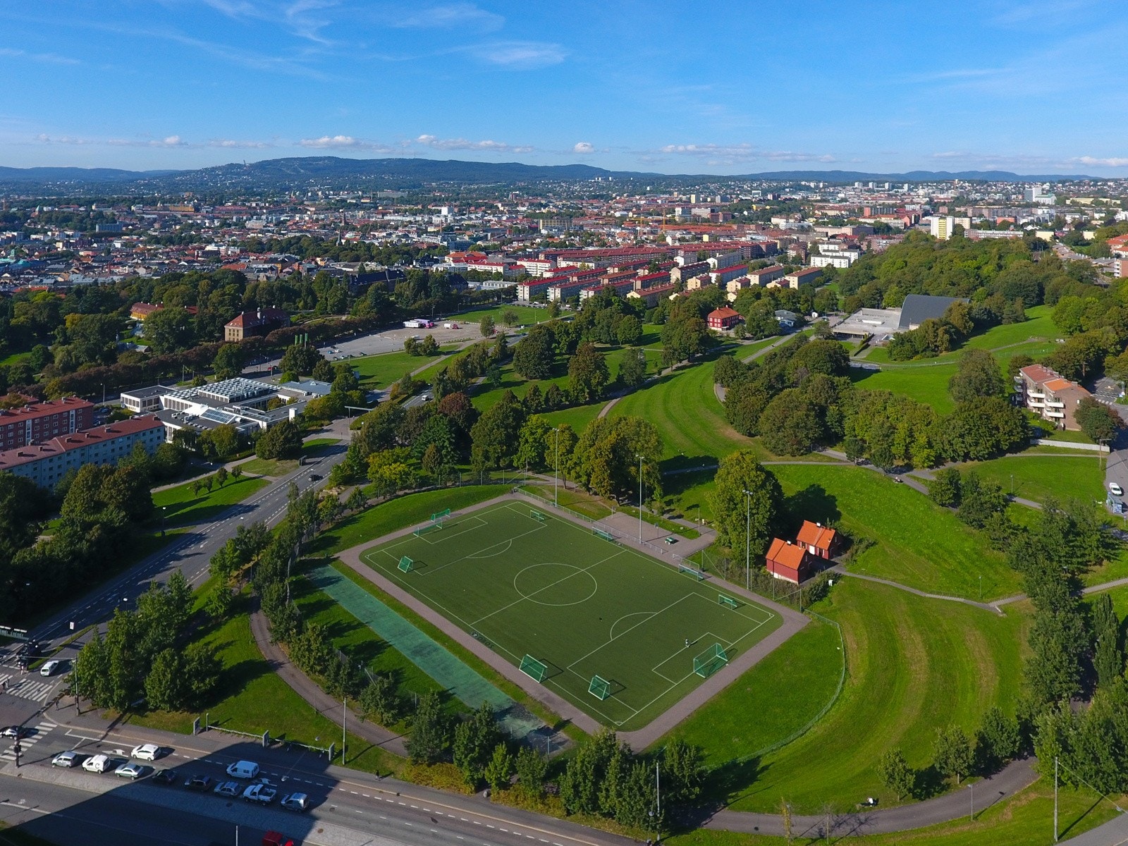 Nærområde - Tøyenparken kun en kort spasertur unna, kjent for blant annet Øyafestivalen! Galleribilde